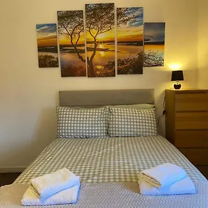 Apartment Lovely 2 Bedroom Entire Flat Near Aurther's Seat, Edinburgh